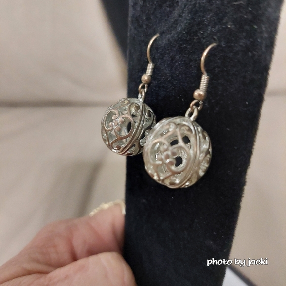 Dangle earrings - Picture 3 of 5